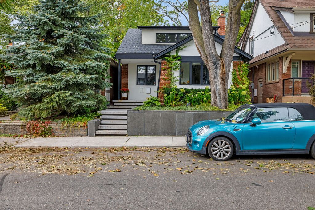 Property photo 1 of 32