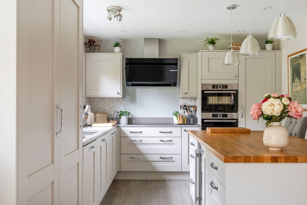 Property photo 3 of 30