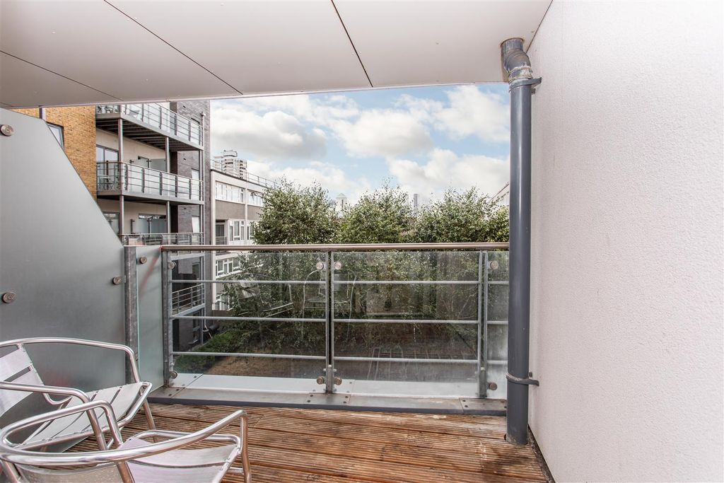 Property photo 3 of 18 Balcony
