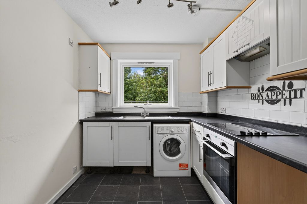 Property photo 3 of 30