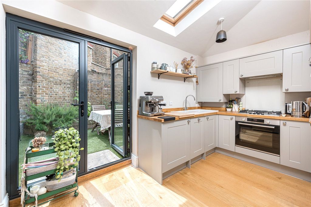 Property photo 2 of 12 Picture No. 01