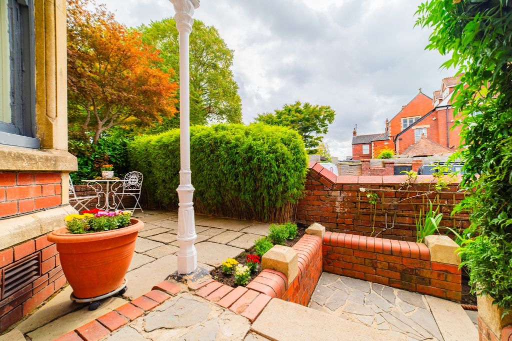 Property photo 3 of 68 Award-Winning Media Team On Every Listing_6