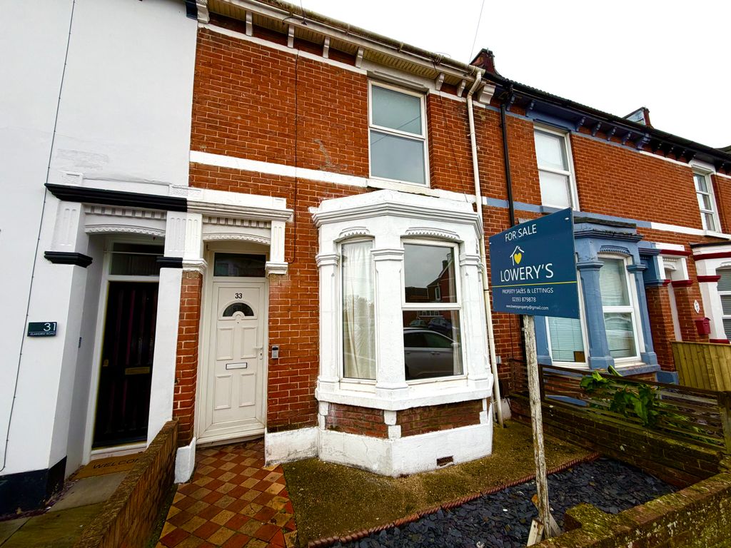 Property photo 1 of 11 Frontage