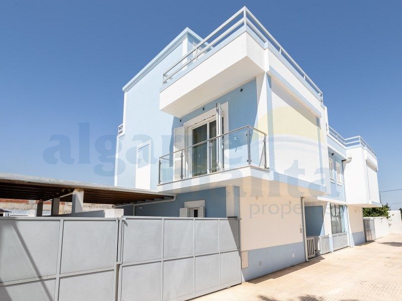 Property photo 1 of 41