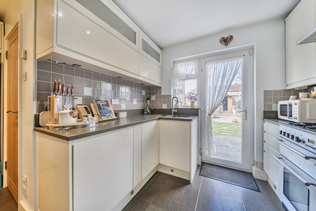 Property photo 3 of 22 Kitchen