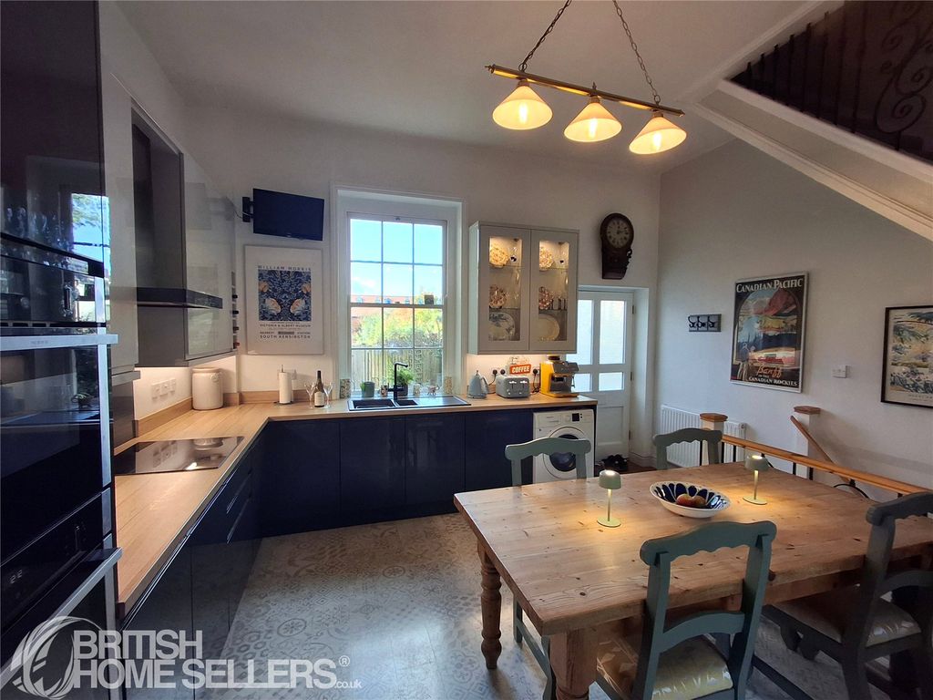 Property photo 3 of 51 Picture No. 49