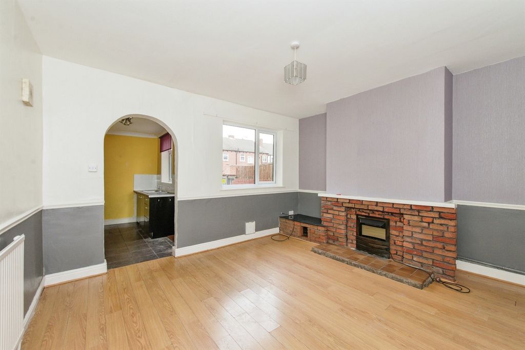 Property photo 3 of 12