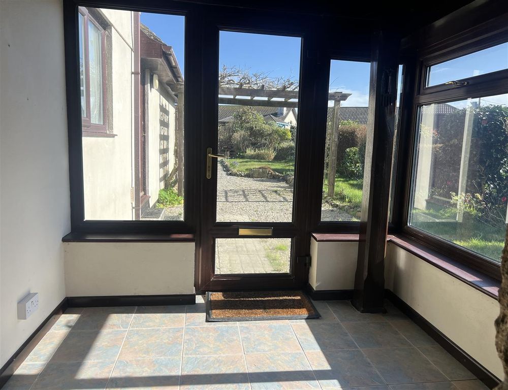 Property photo 3 of 25 Entrance Porch