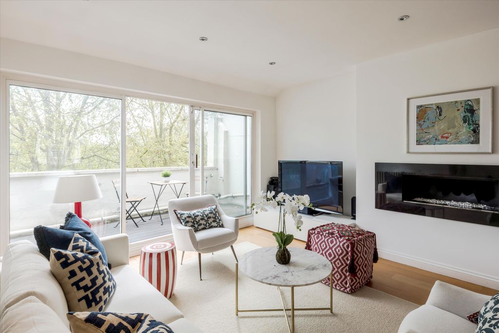 Property photo 2 of 21 Image