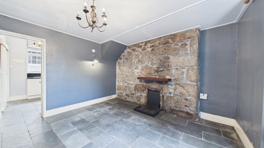 Property photo 2 of 12 Gallery
