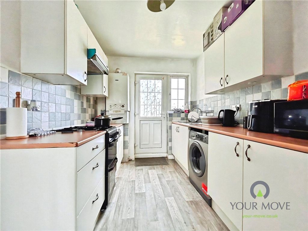 Property photo 3 of 10 Picture No. 13