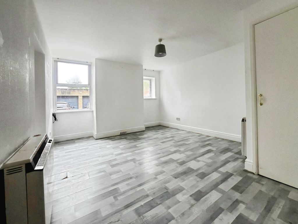 Property photo 3 of 7 7A77E2Fa-Photo