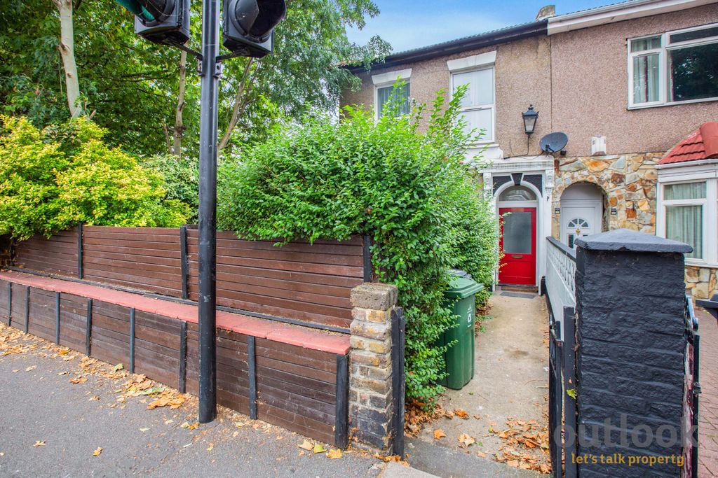 Property photo 1 of 11 External