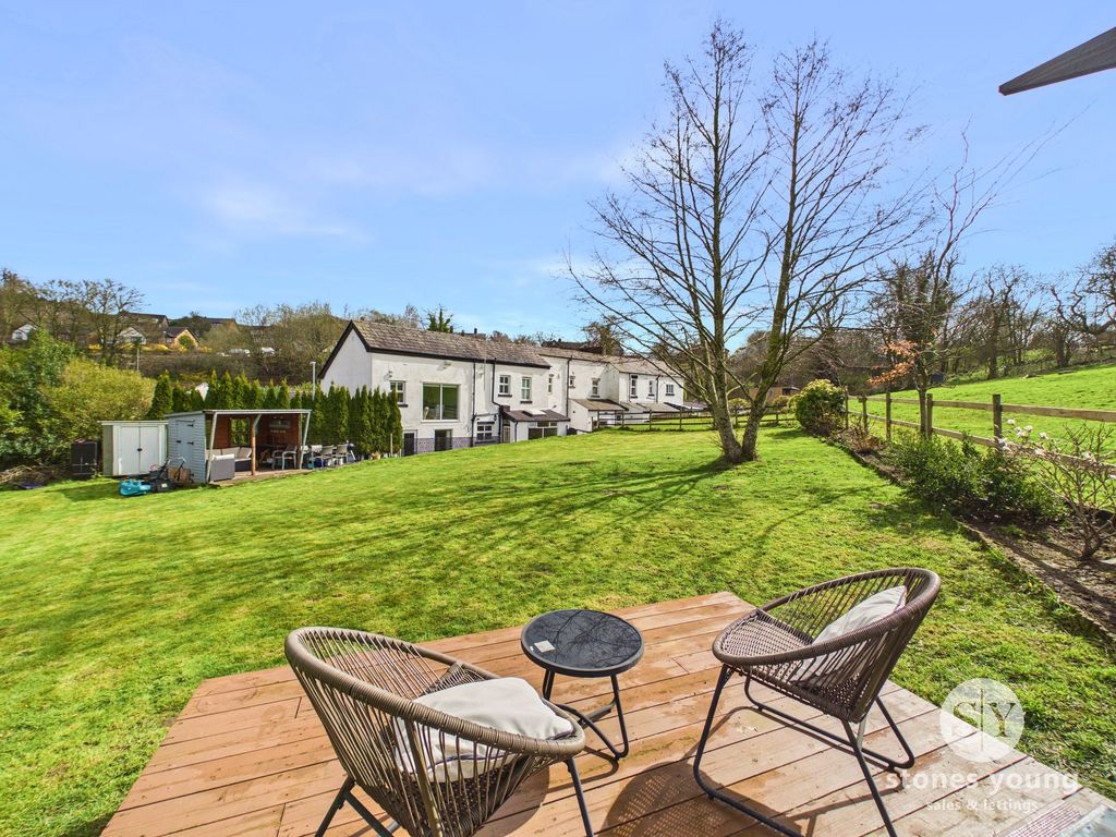 Property photo 2 of 27