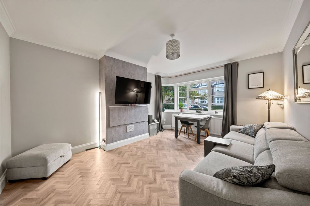 Property photo 3 of 18 Picture No. 06