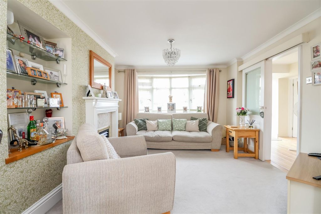 Property photo 3 of 23