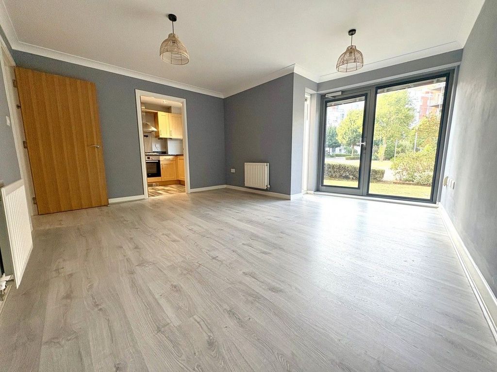 Property photo 2 of 25