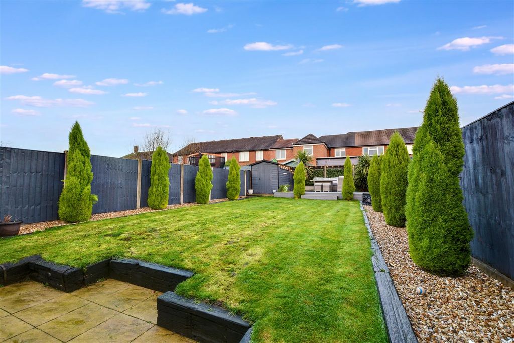 Property photo 2 of 15 Garden_3.Jpeg