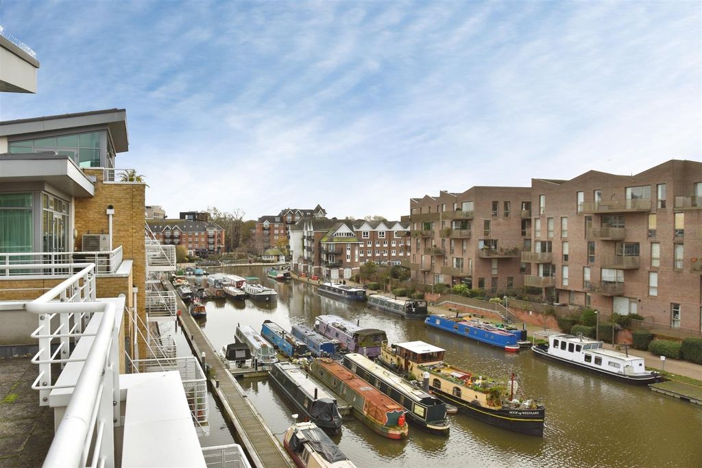 Additional image 10 of 2 bed flat for saleTallow Road, Brentford TW8