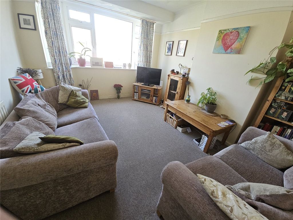 Property photo 2 of 17 Picture No. 52