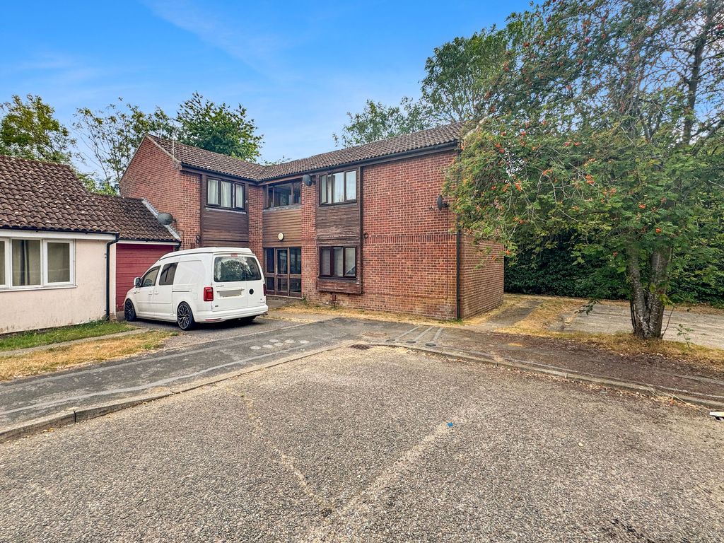 Property photo 1 of 8