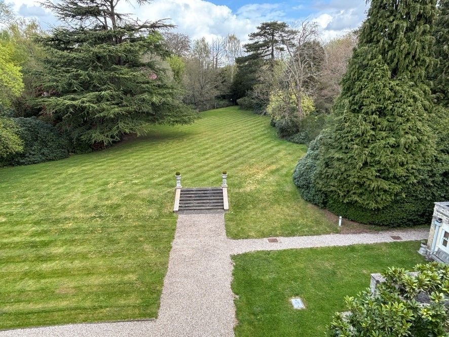 Property photo 2 of 25