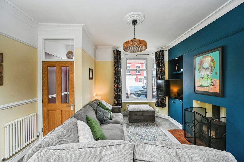 Property photo 3 of 16 Pbox-Img.Jpg