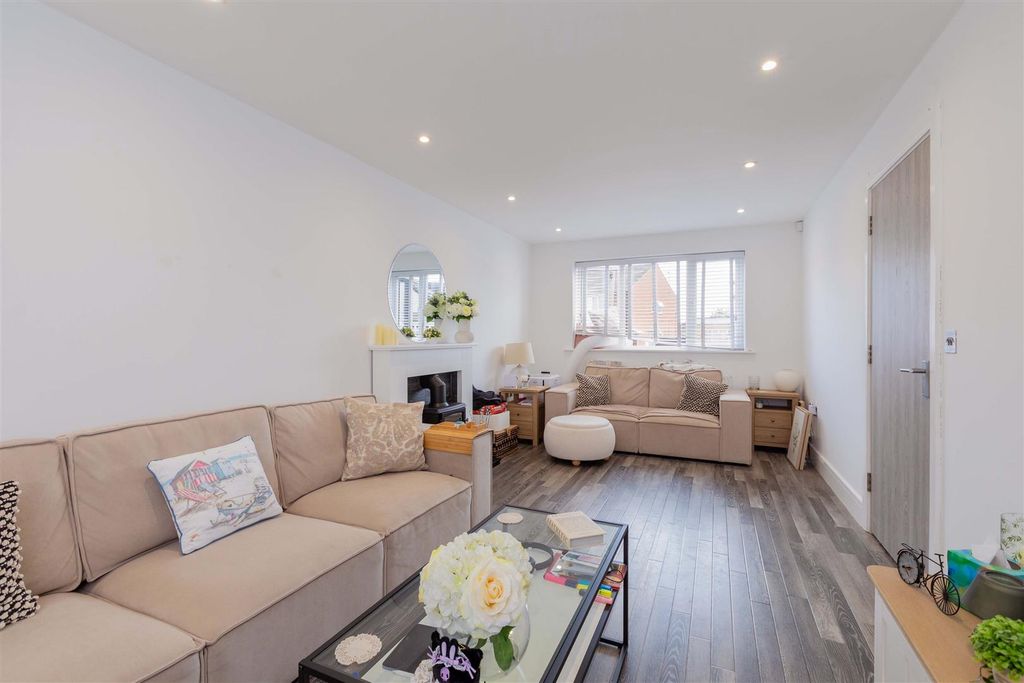 Property photo 2 of 19 15A Mason Road-9.Jpg