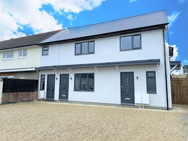 Property photo 1 of 7 External