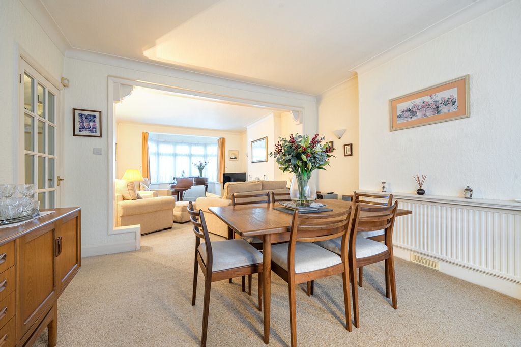 Property photo 2 of 19