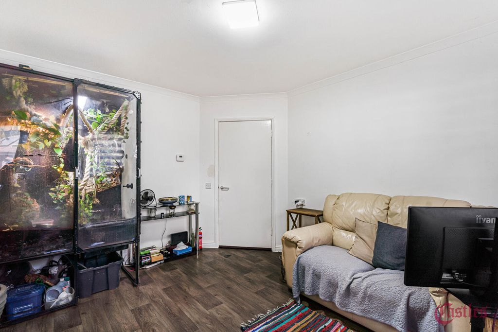 Property photo 3 of 14 Living Room