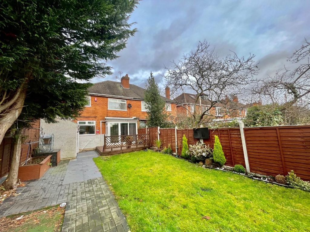 Property photo 2 of 8 Newton Garden.Jpg