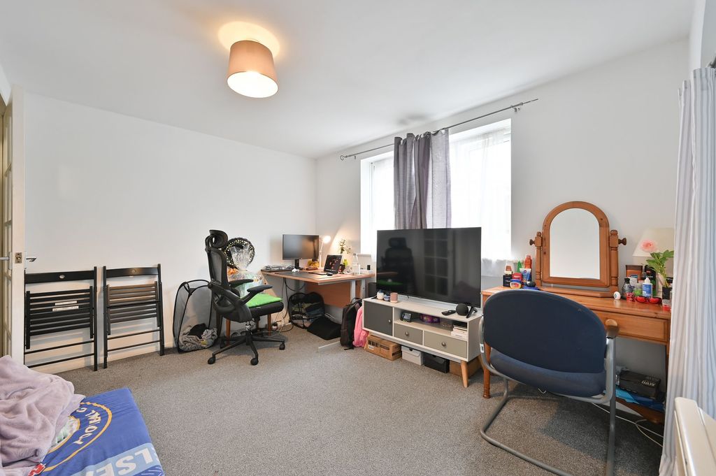 Property photo 2 of 7