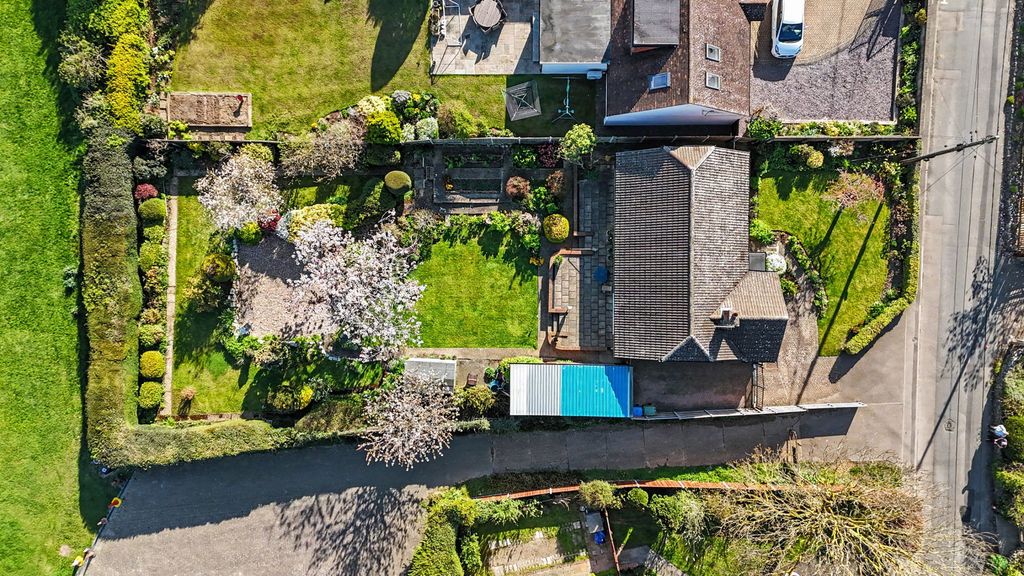 Property photo 3 of 35