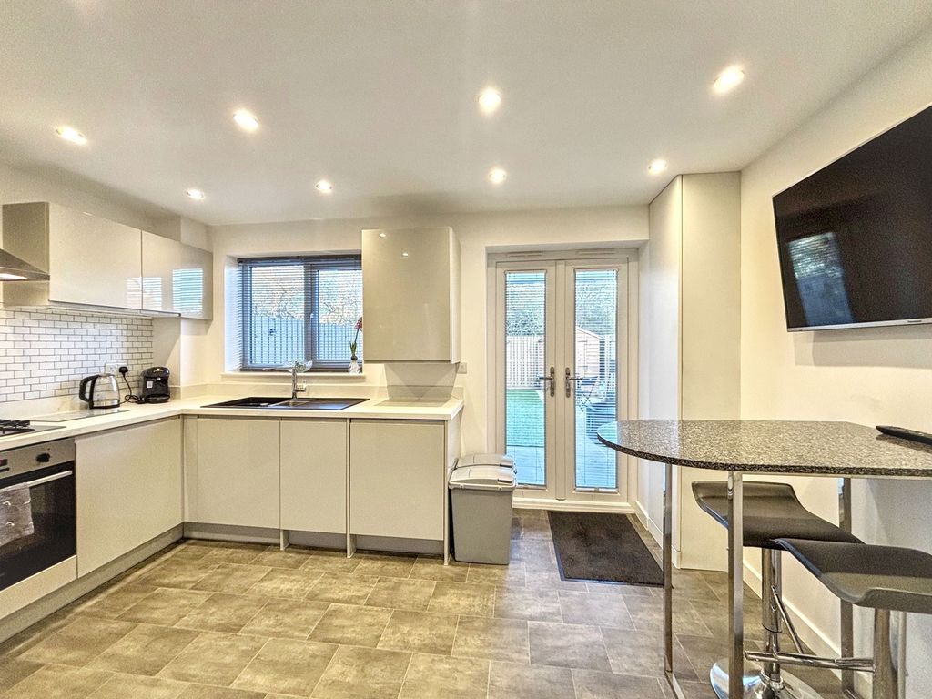 Property photo 3 of 26