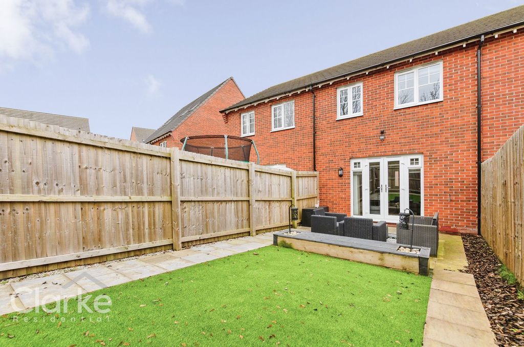 Property photo 2 of 18