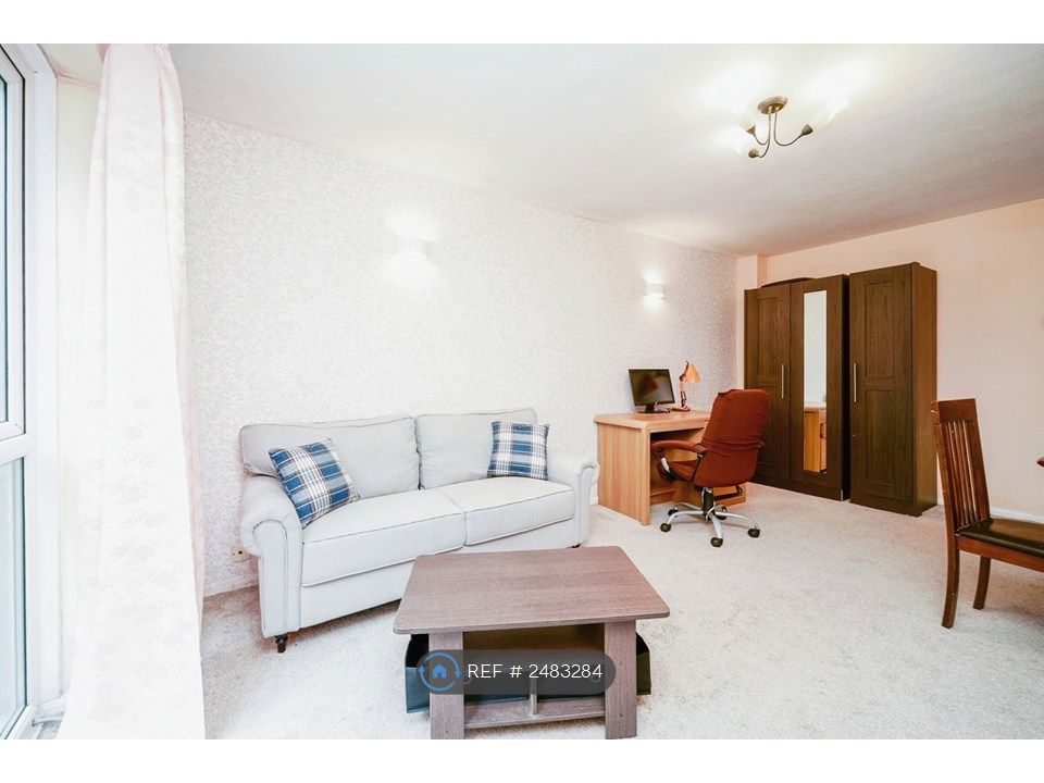 Property photo 2 of 35