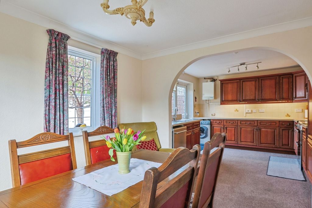 Property photo 3 of 23 Kitchen/Diner