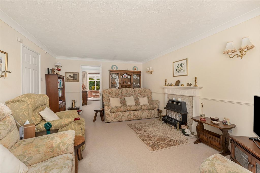 Property photo 2 of 23 3 Powys Grove, Banbury-13.Jpg