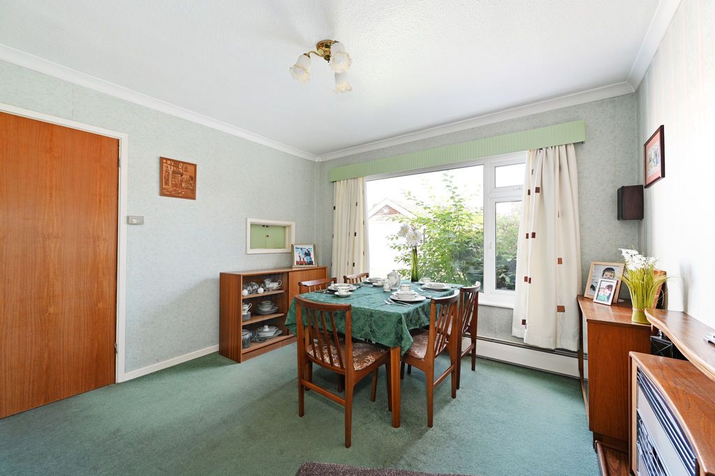 Property photo 3 of 21 Dining Room
