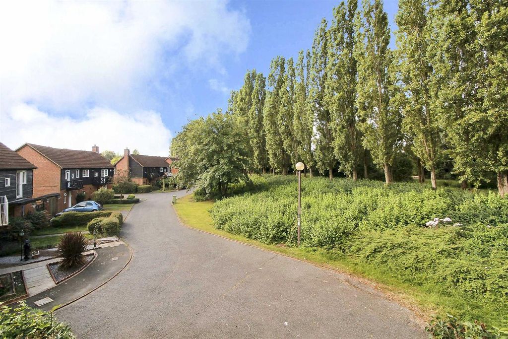 Property photo 2 of 12