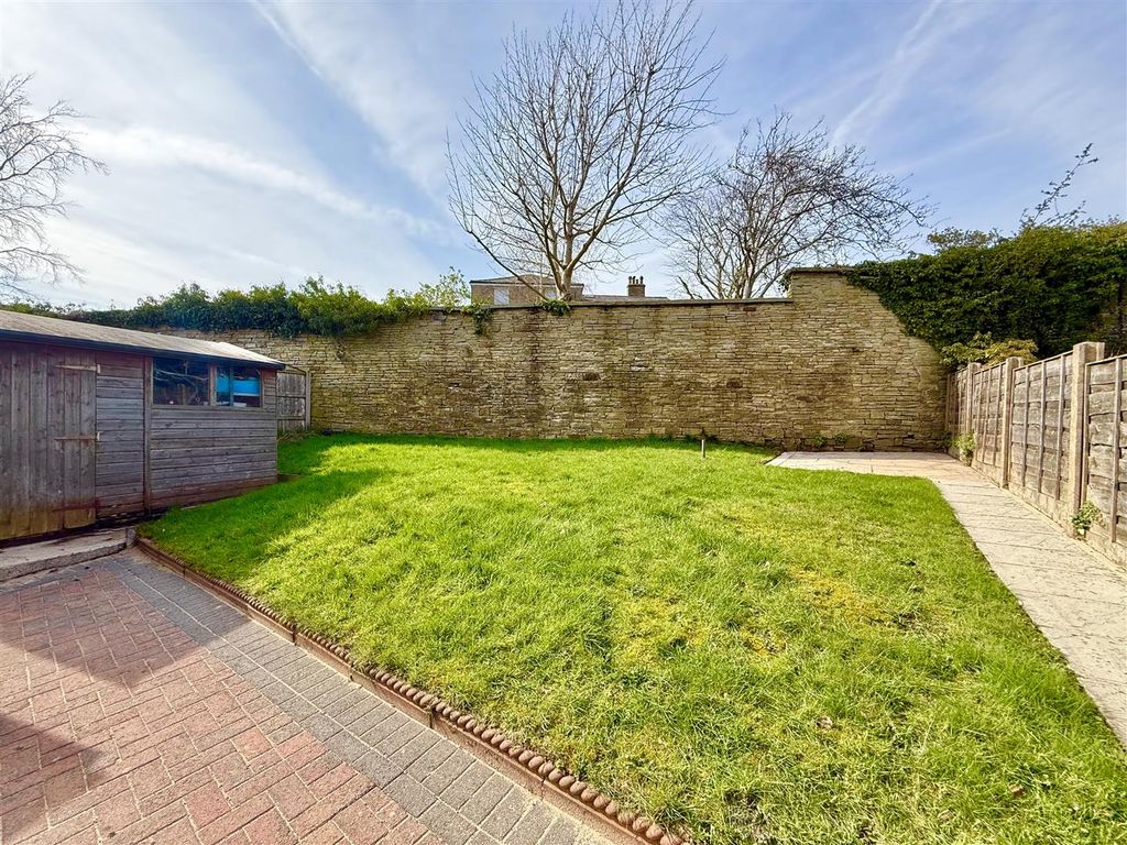 Property photo 3 of 16