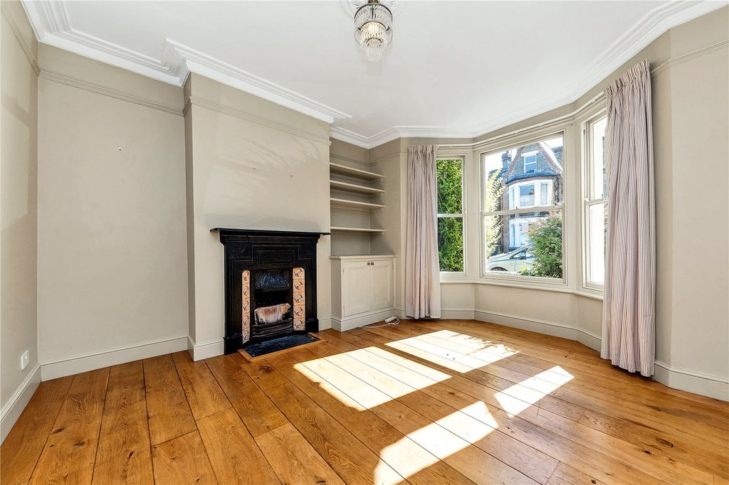 Property photo 2 of 17 Picture No. 21