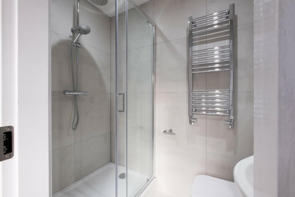 Property photo 3 of 15 A Modern And Pristine Bathroom Suite Featuring A S...
