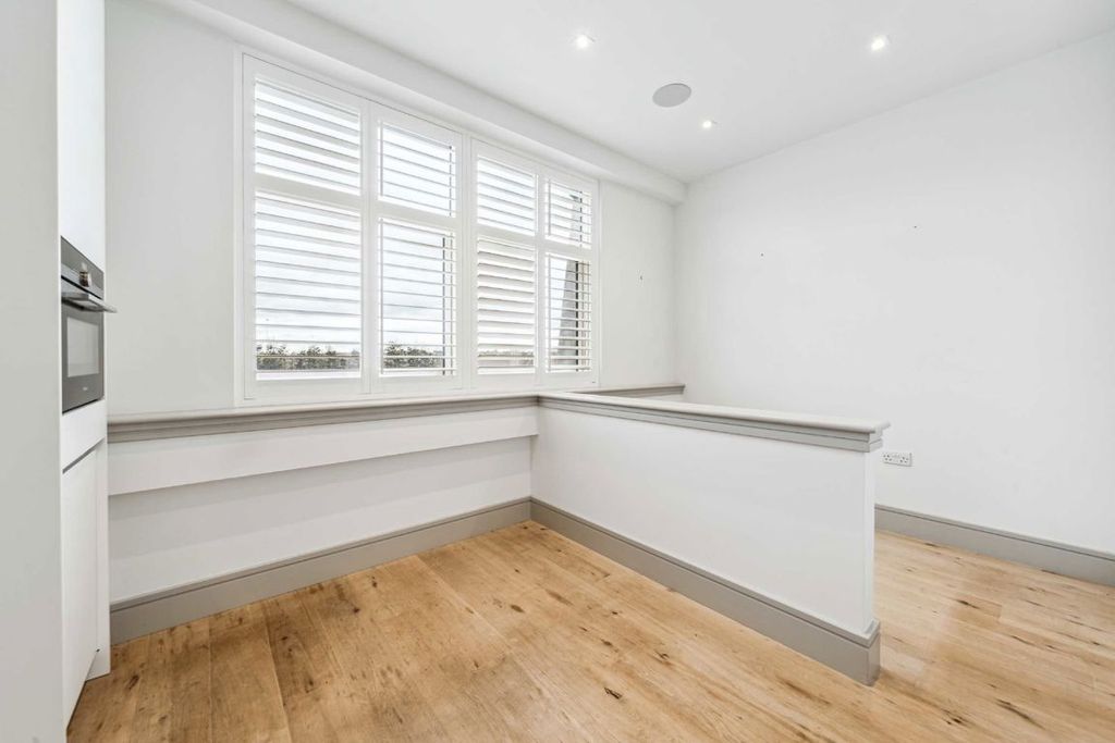 Property photo 3 of 3