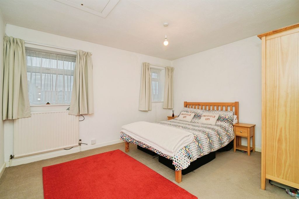 Property photo 3 of 19 Bedroom 1