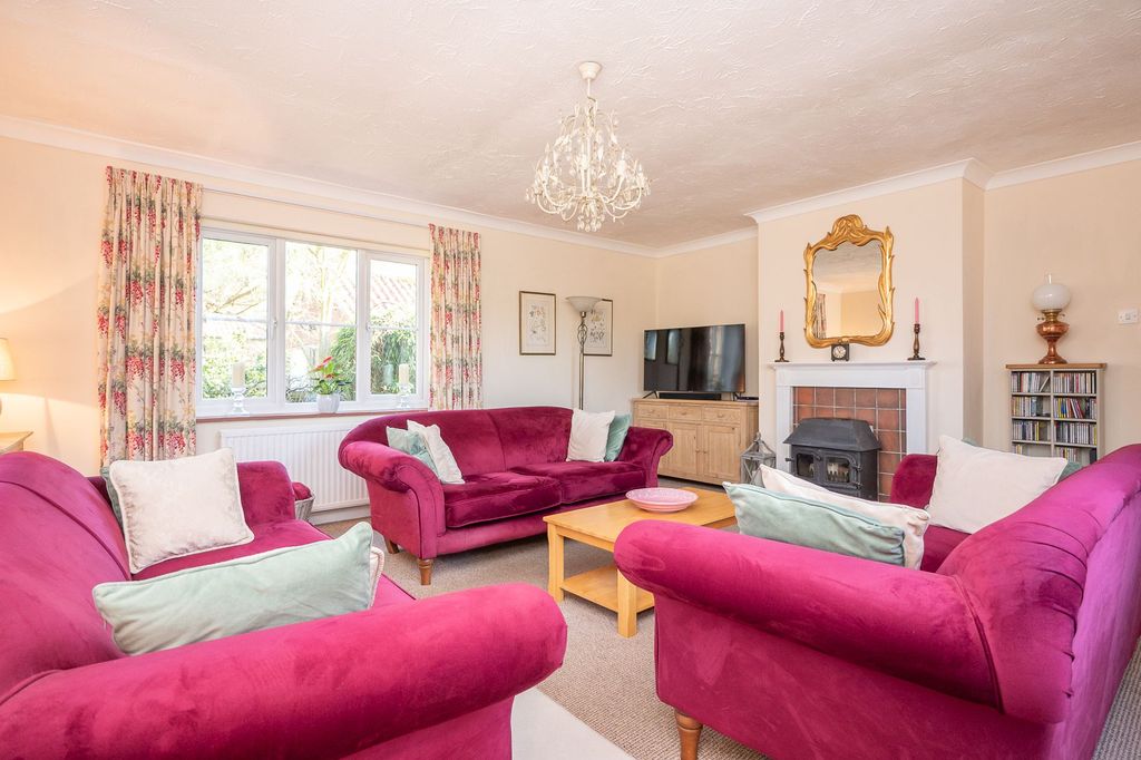 Property photo 3 of 39