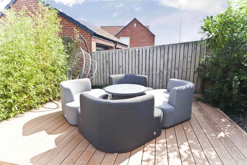 Property photo 3 of 28
