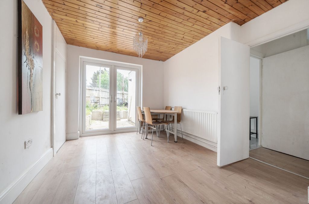 Property photo 3 of 19 1290929-10-682B0F...