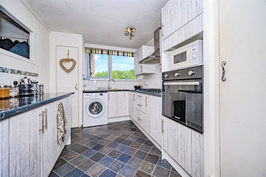 Property photo 3 of 13